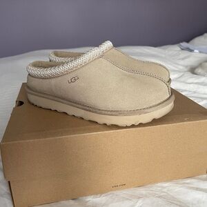 UGG Cream Suede Tasman II